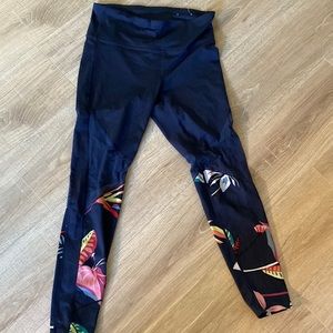 JoyLab workout leggings, size medium, navy blue fun floral print